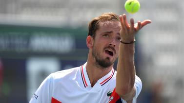 斯在给亚历 斯在给亚历