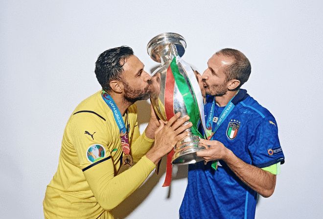 手们背后成 手们背后成