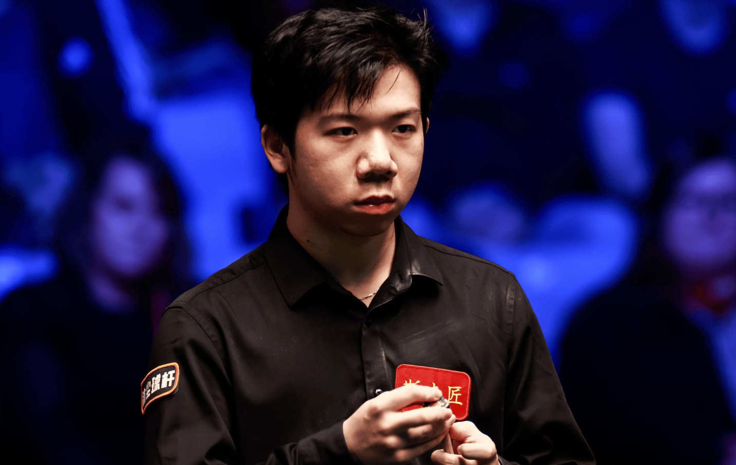 而他目前的 而他目前的