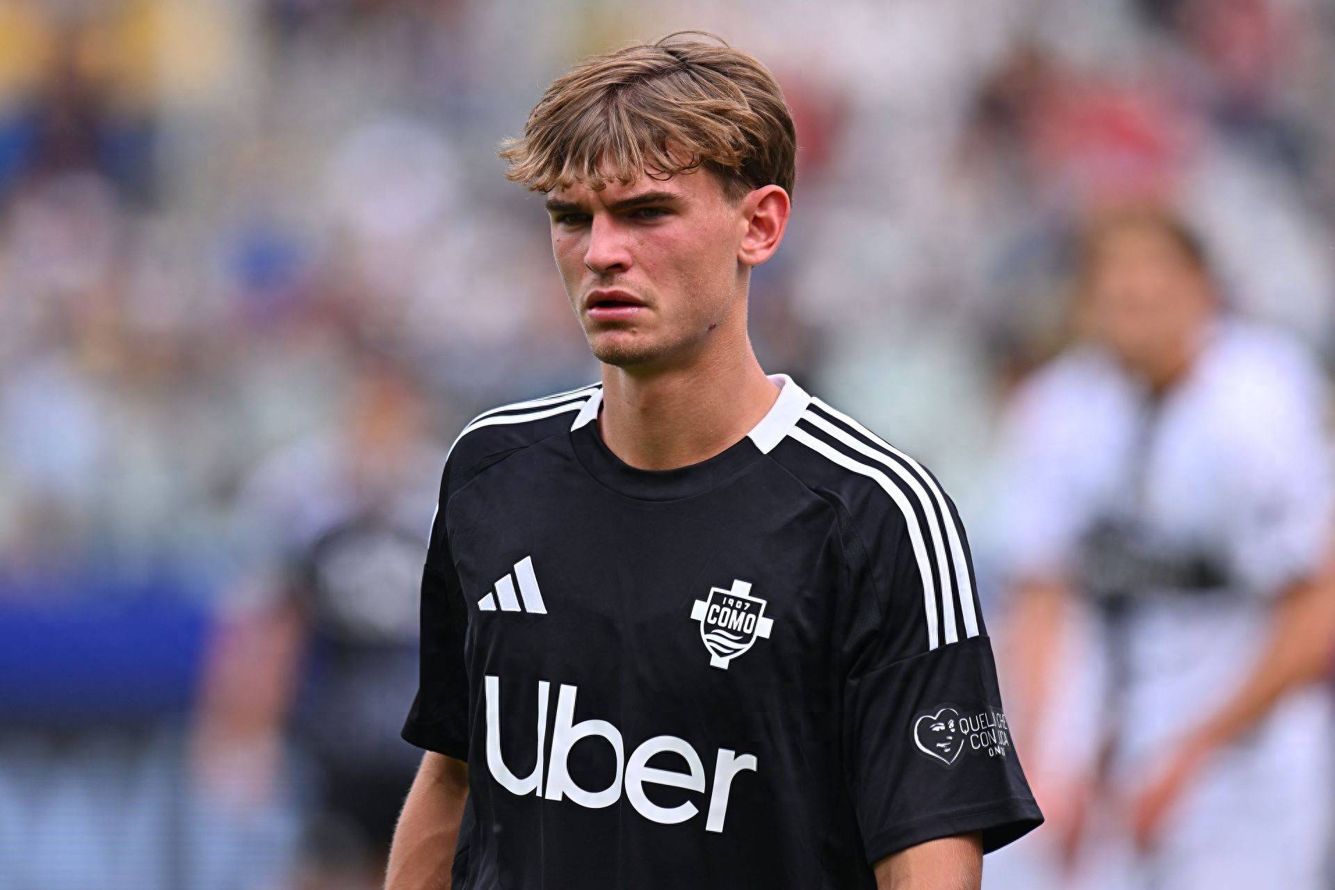 他进一步完 他进一步完