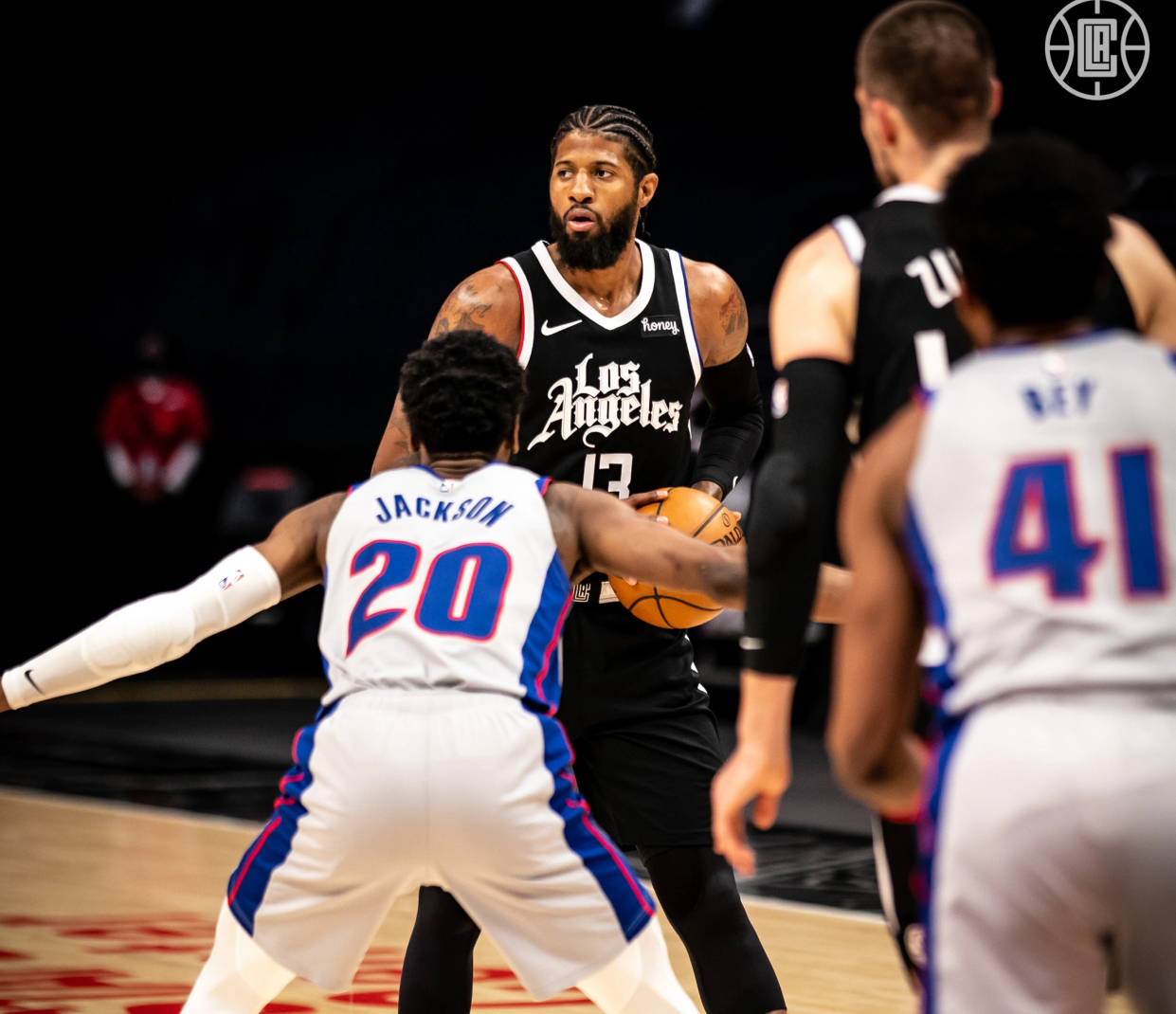 豪却给出不 豪却给出不