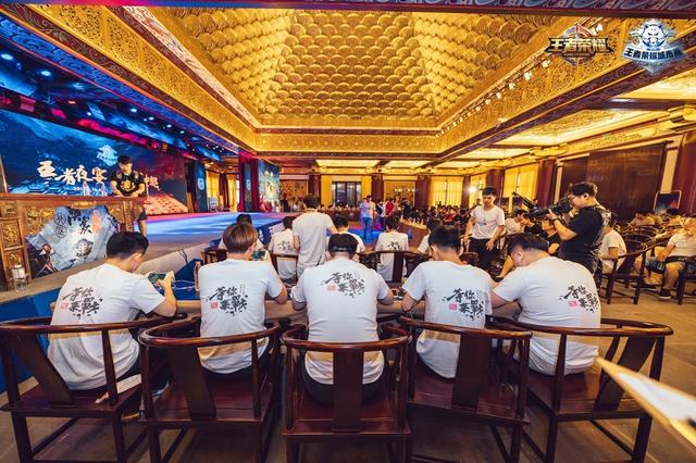 弯檐款更友 弯檐款更友